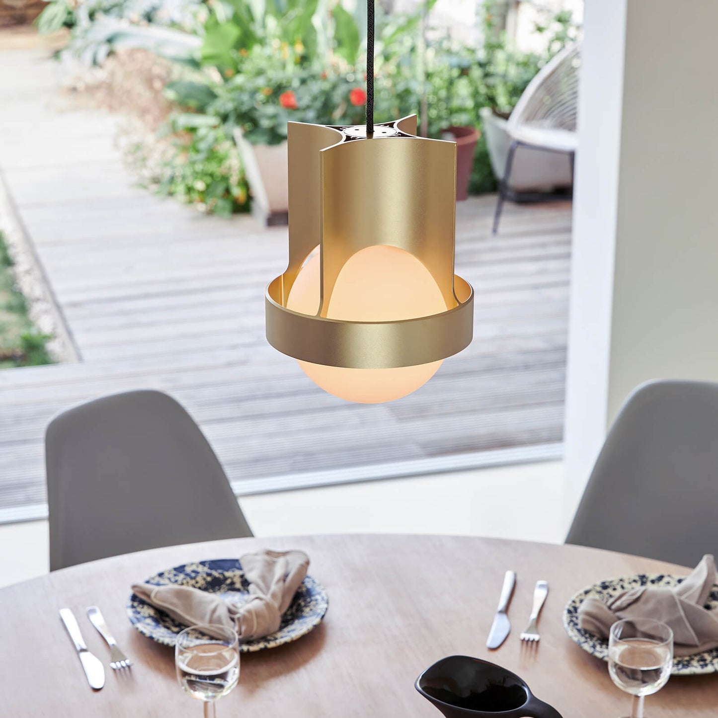 Loop Large Pendant Light with Sphere IV